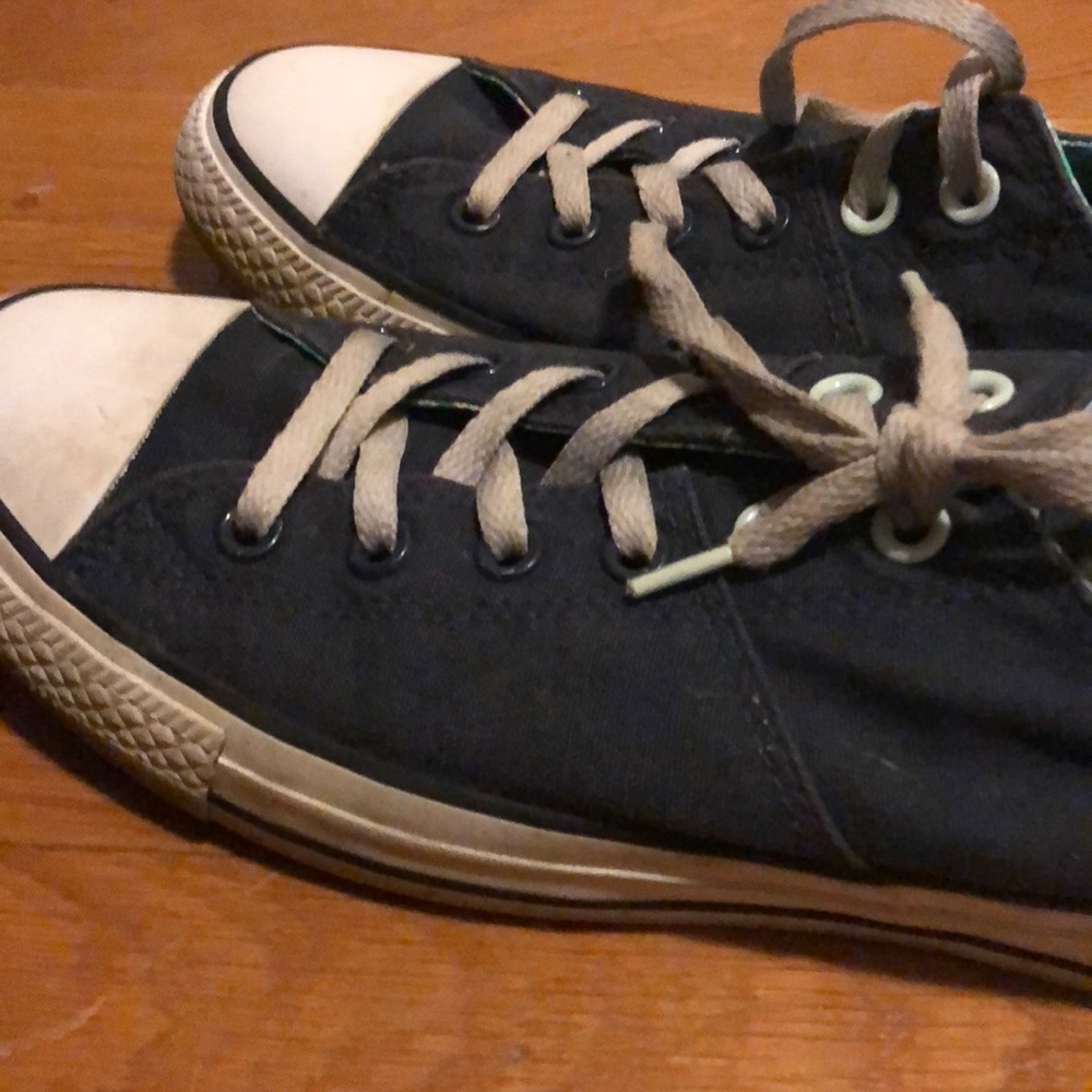 Navy blue converses